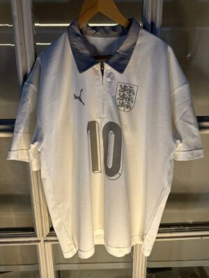 England football team white polo with crest and number 10.