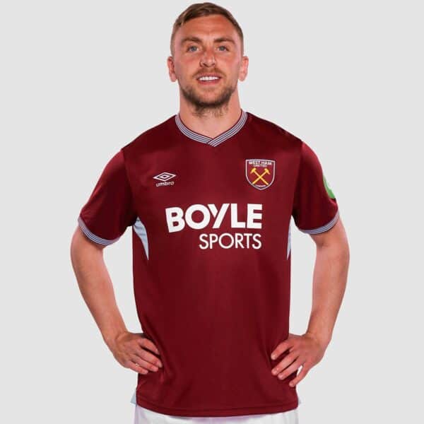 West Ham United football jersey with Boyle Sports sponsor, men's size, authentic sportswear.