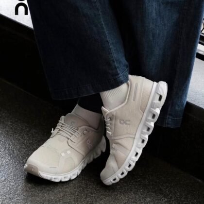 On Running Cloud 6 Pearl White