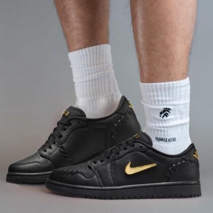 Jordan 1 Low Method of Make Black Metallic Gold