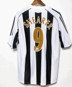 Shearer 9 Newcastle United 2005-06 home football jersey, authentic replica.