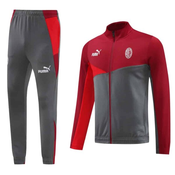 Pre-Match AC Milan Tracksuit for 2024/25 season, authentic Puma sportswear.