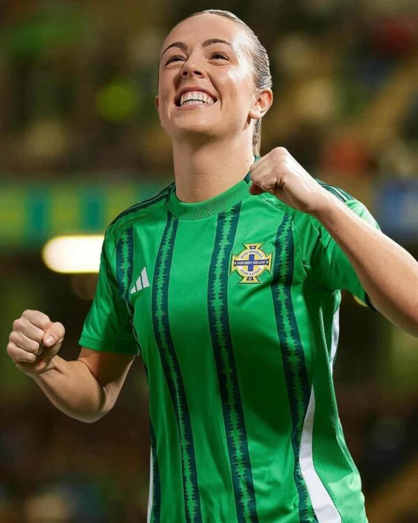 Northern Ireland football jersey 2023/24, authentic green home kit with team crest.