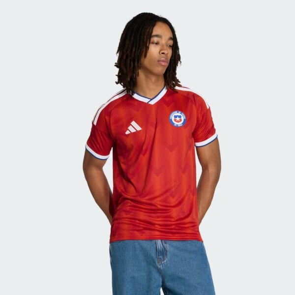 Chile national football team home jersey 2025/26, red with white and blue accents, official Adidas l.