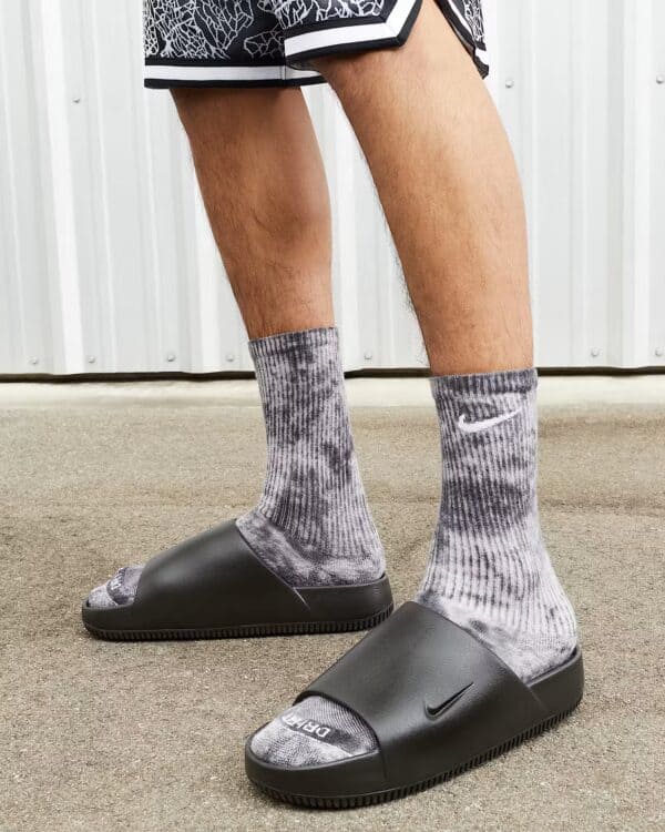 Nike Calm Slide Black for comfortable casual wear.