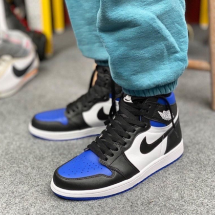 Nike Air jordan 1 white royal