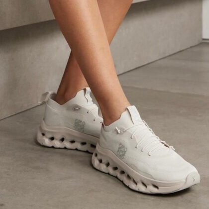 LOEWE x On Cloudtilt running