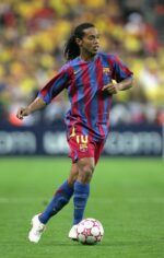 Ronaldinho in Barcelona 2006 home football kit during match.