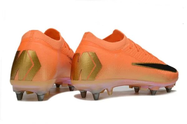 Nike Jr. Mercurial Vapor 16 Pro football cleats for optimal speed and agility on the field.