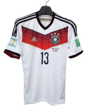 قميص ألمانيا لكأس العالم 2014 مع مولر 13.
