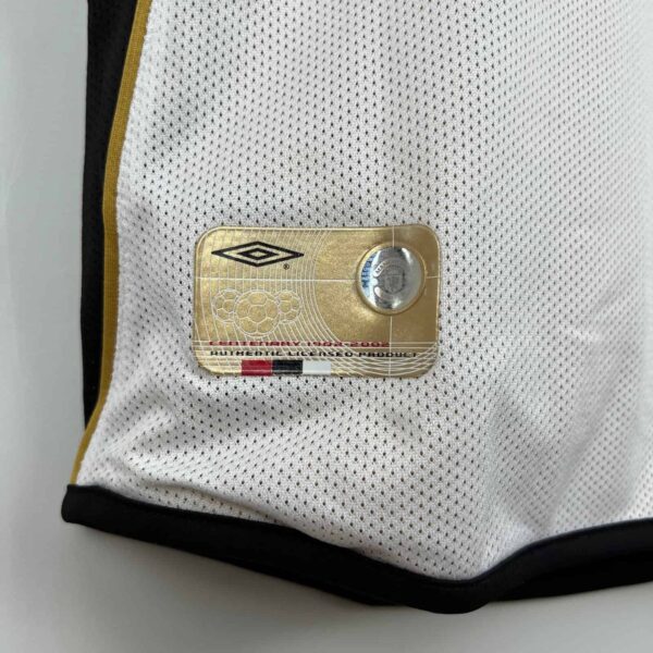 Authentic Manchester United 2001/02 away kit with Beckham branding.