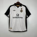 Authentic Manchester United 2001/02 away football jersey featuring Beckham 7.