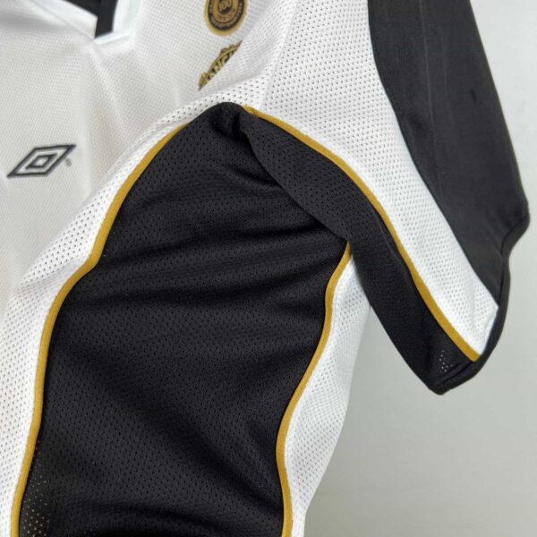 Authentic Manchester United away jersey with Beckham 7, 2001/02 season.