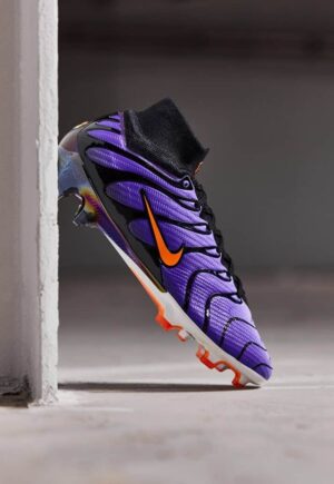 Nike Mercurial Superfly 9 FG football boot with Kylian Mbappe collaboration in vibrant Voltage Purpl.