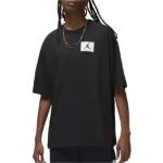 Black Jordan men's T-shirt with logo, casual athletic style, perfect for sports and everyday wear.