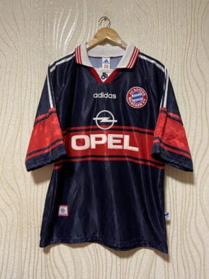 Authentic Bayern Munich 1997-98 home football jersey with club badge and Opel sponsor.