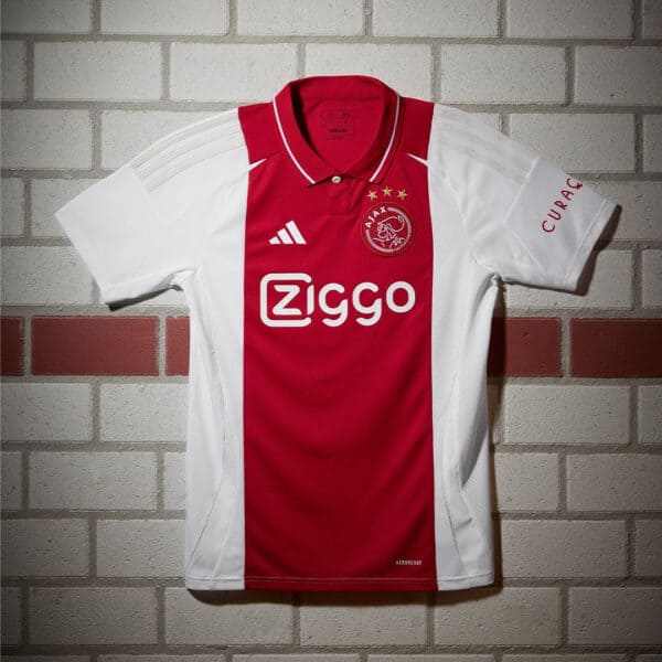 Authentic Ajax 2024/25 home jersey with Ziggo sponsor and team crest.
