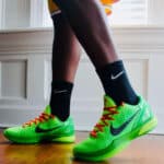 حذاء كرة سلة Nike Kobe 6 Protro Grinch الأخضر والأسود.