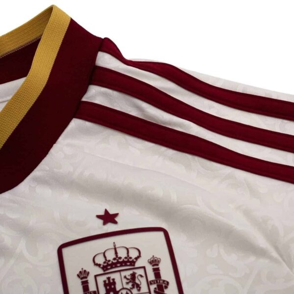 Official Spain away football jersey for 2026/2027 World Cup, featuring team crest and stylish design.
