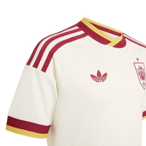 Spain away football jersey for World Cup 2026/2027, featuring team crest and stylish design.