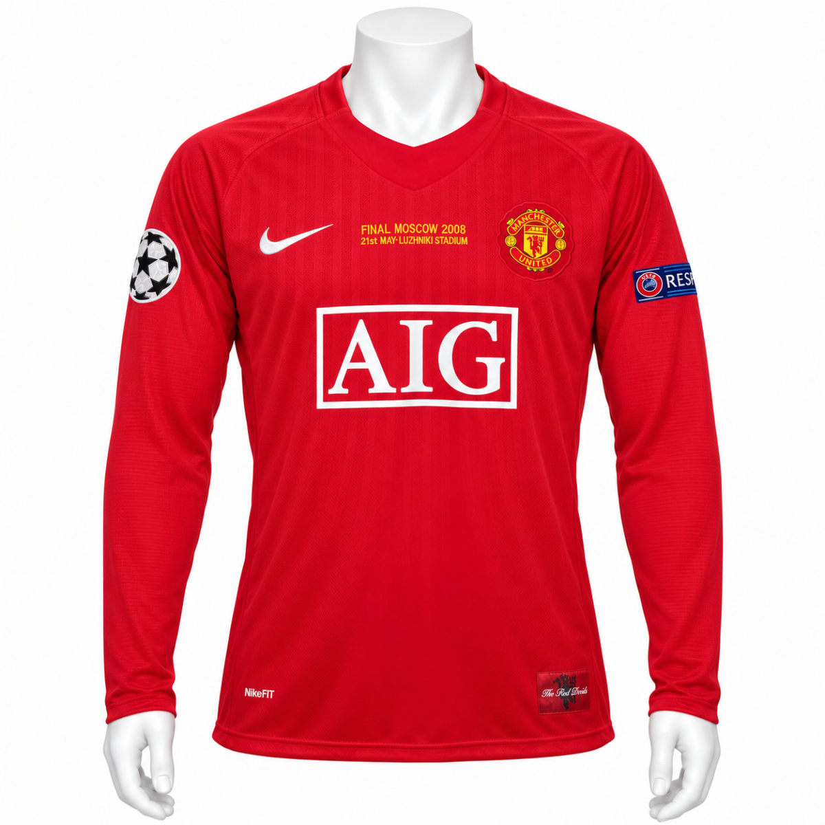 Manchester United home long sleeve jersey for 2008 UCL final in red with sponsor logo.