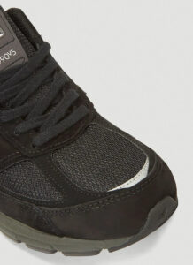 30aaf113c1777a1849fcba3cfc06dba1_939bda15-6ef3-46fc-92ba-75b972c35281 | UAE SPORT STORE Close-up of a black sneaker toe with mesh upper and laces visible