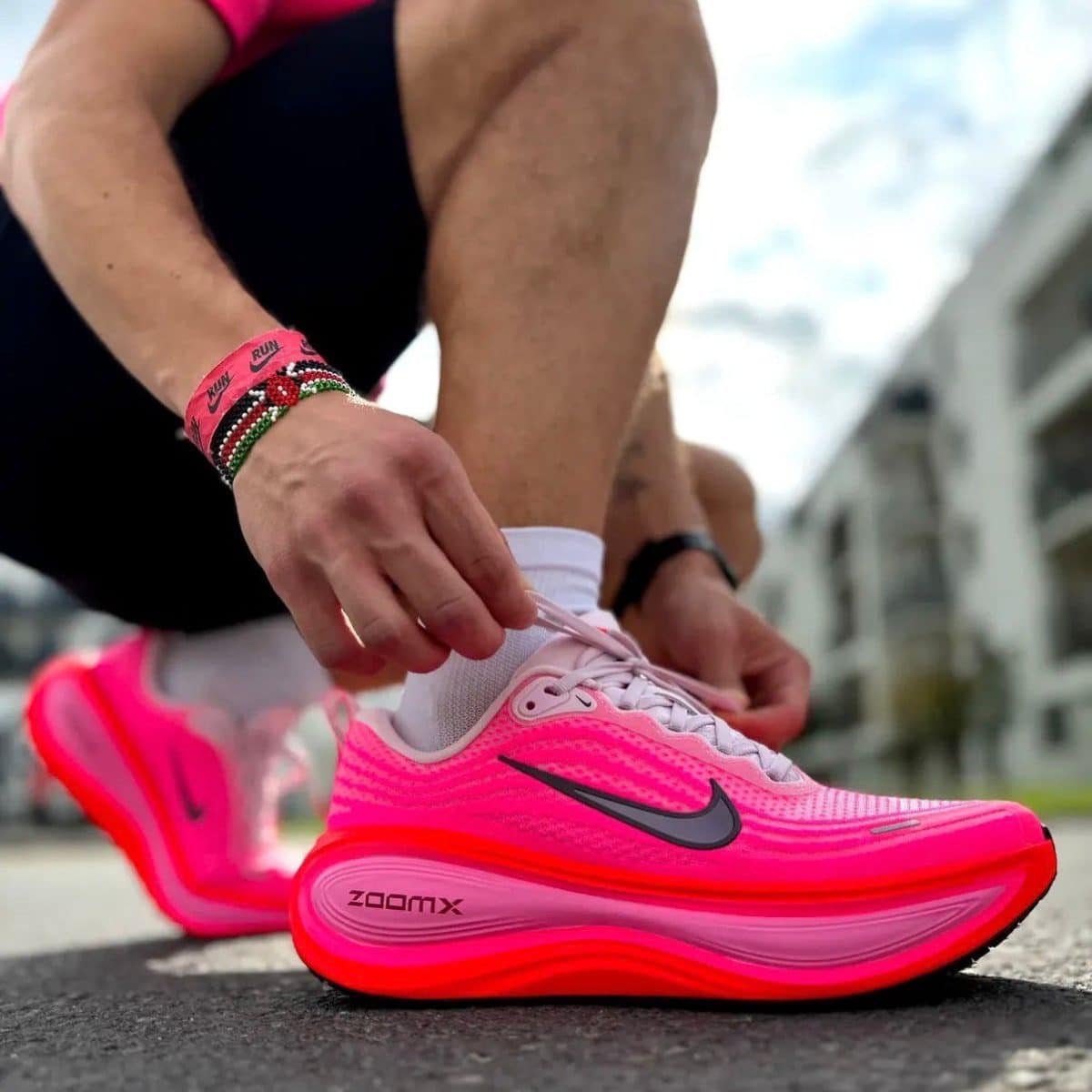 Nike Vomero Plus Hyper Pink Bright Crimson