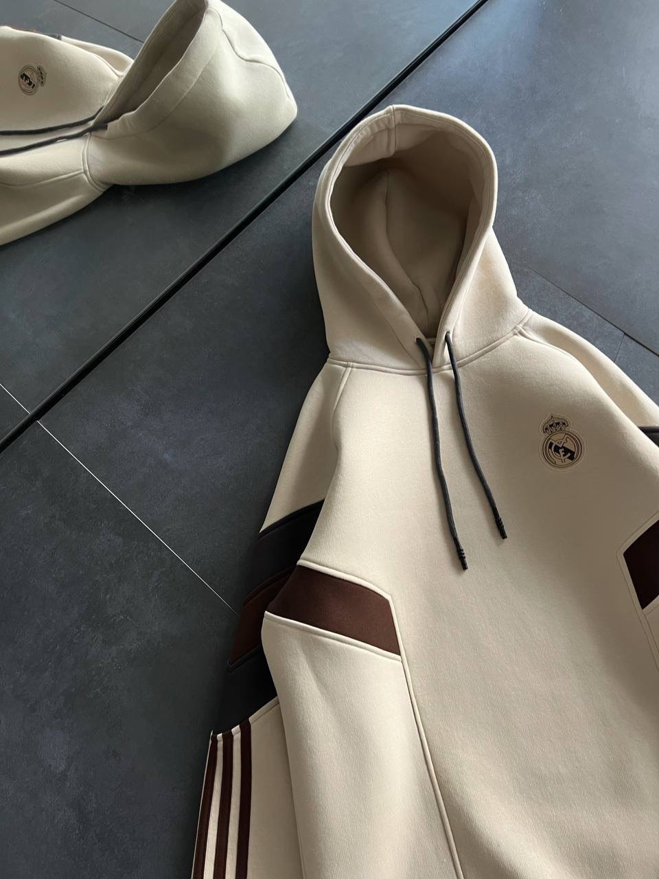 Hooded-Oversize-Sweatshirt-6-1 | UAE SPORT STORE Hooded Oversize Sweatshirt 6 1 | UAE Sport Store