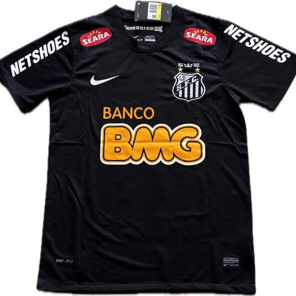 Black soccer jersey with sponsor logos NETSHOES and SEARA, white Nike swoosh, and a club crest on the chest.