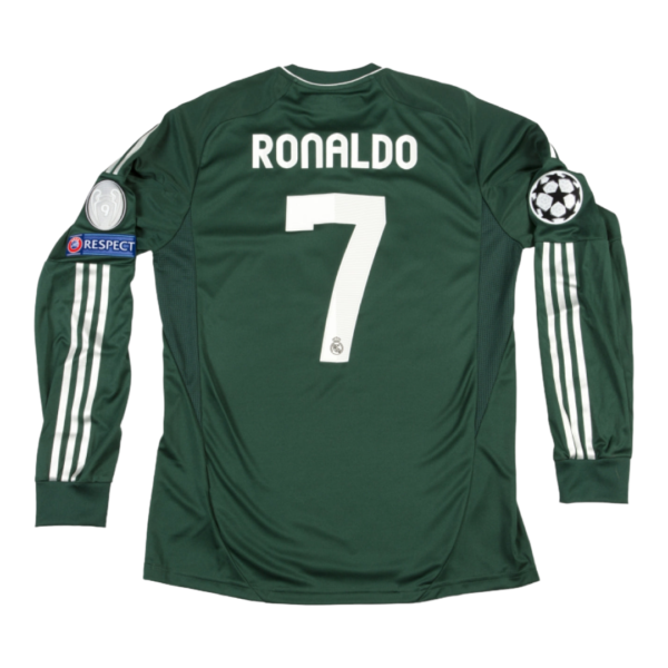 Real Madrid Ronaldo jersey, green away kit, number 7 on back, Champions League patch on sleeve.