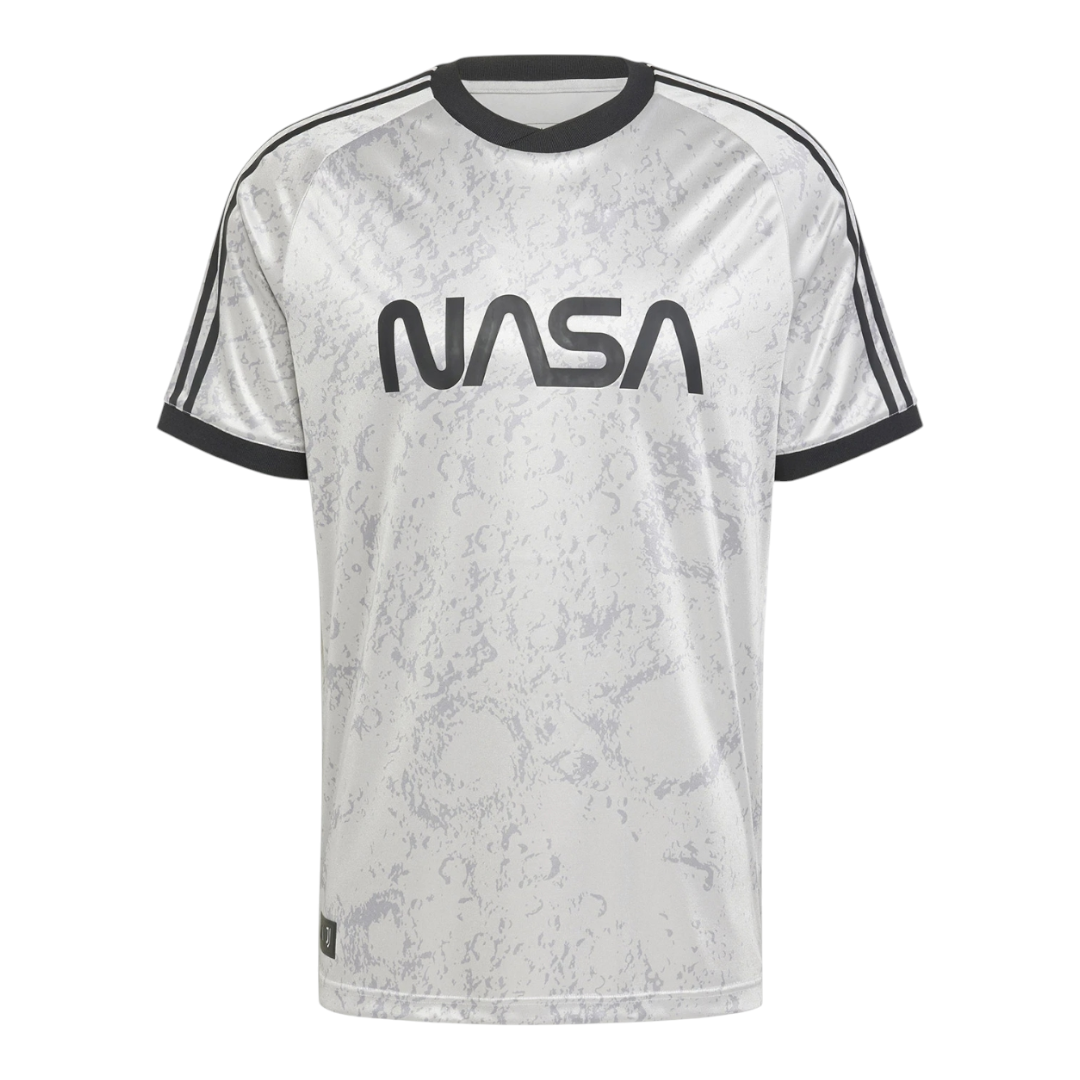 Photoroom-20241223-194647 Front view of a light gray camouflage-patterned NASA T-shirt with black collar and sleeve cuffs.