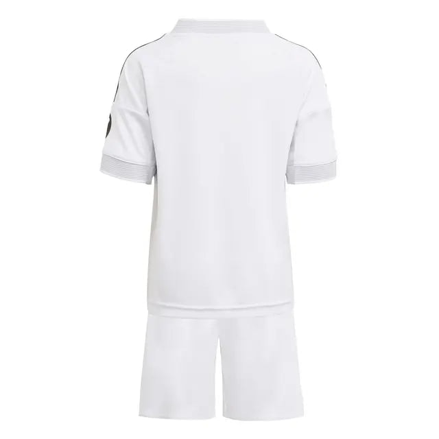 RMCFIO0043_04 | UAE SPORT STORE White sports jersey and shorts viewed from the back.