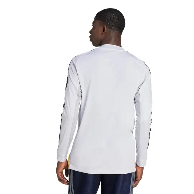 RMCFMZ0905_06 | UAE SPORT STORE Back view of a man in a white long-sleeve shirt against a white background.