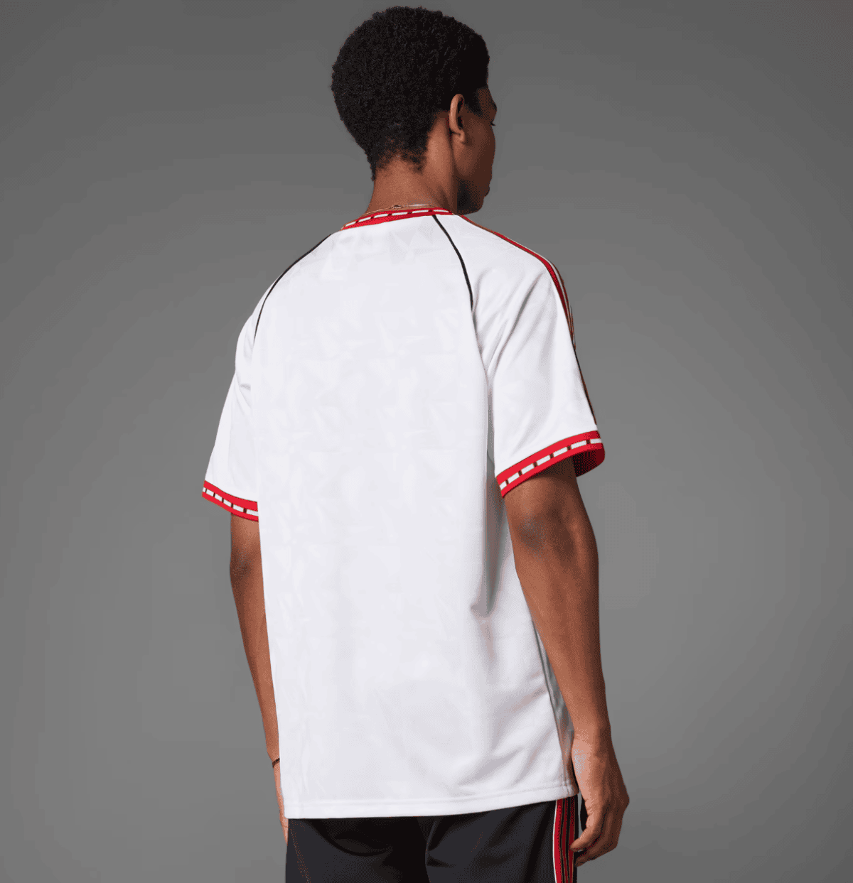 Man United Classic Edition jersey 2025/26