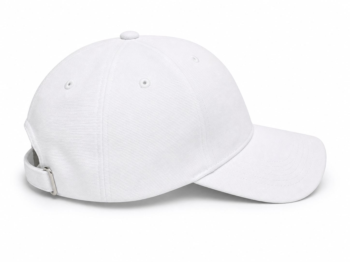 a5474094-2a4e-4be5-b846-33aa71c49141 | UAE SPORT STORE قبعة بيسبول بيضاء مع حزام خلفي قابل للتعديل على خلفية بيضاء، عرض جانبي.