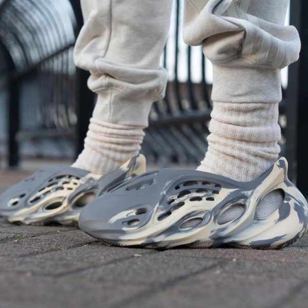 adida Yeezy Foam Runner "MXT Moon Grey” - uaessss