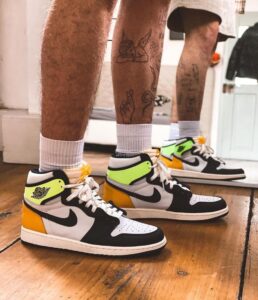 air jordan 1 high og retro volt gold - uaessss
