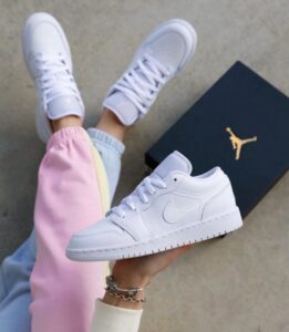 air-jordan-1-low-triple-white-859410 | UAE SPORT STORE Air jordan 1 low triple white - uaessss