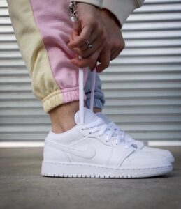 air-jordan-1-low-triple-white-873868 | UAE SPORT STORE Air jordan 1 low triple white - uaessss