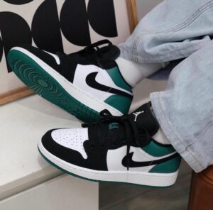 air-jordan-1-low-white-mystic-green-660099 | UAE SPORT STORE Air jordan 1 Low white mystic green - uaessss