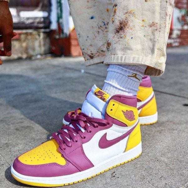 Air Jordan 1 Mid Chile Red 646663 1 | UAE Sport Store