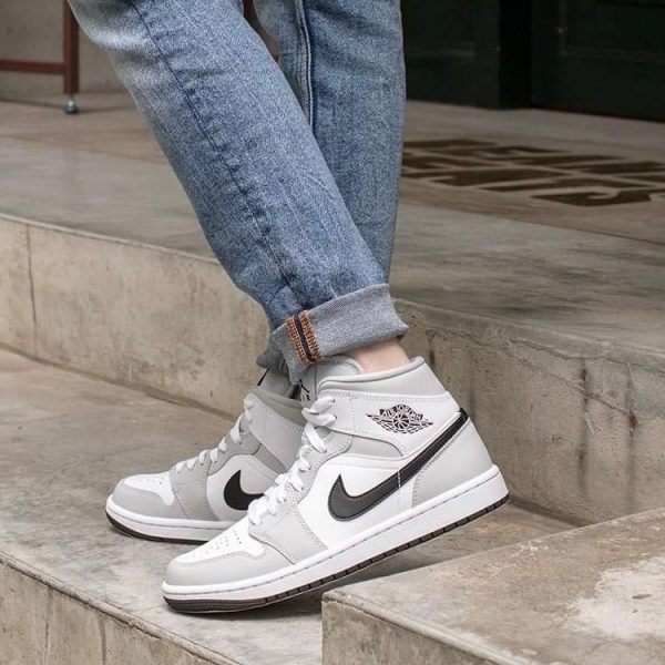 Air Jordan 1 Mid "Light Smoke Grey - uaessss