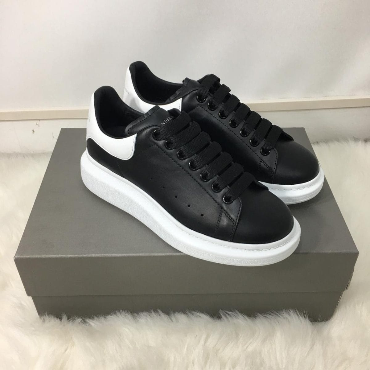 Alexander mcQueen - uaessss