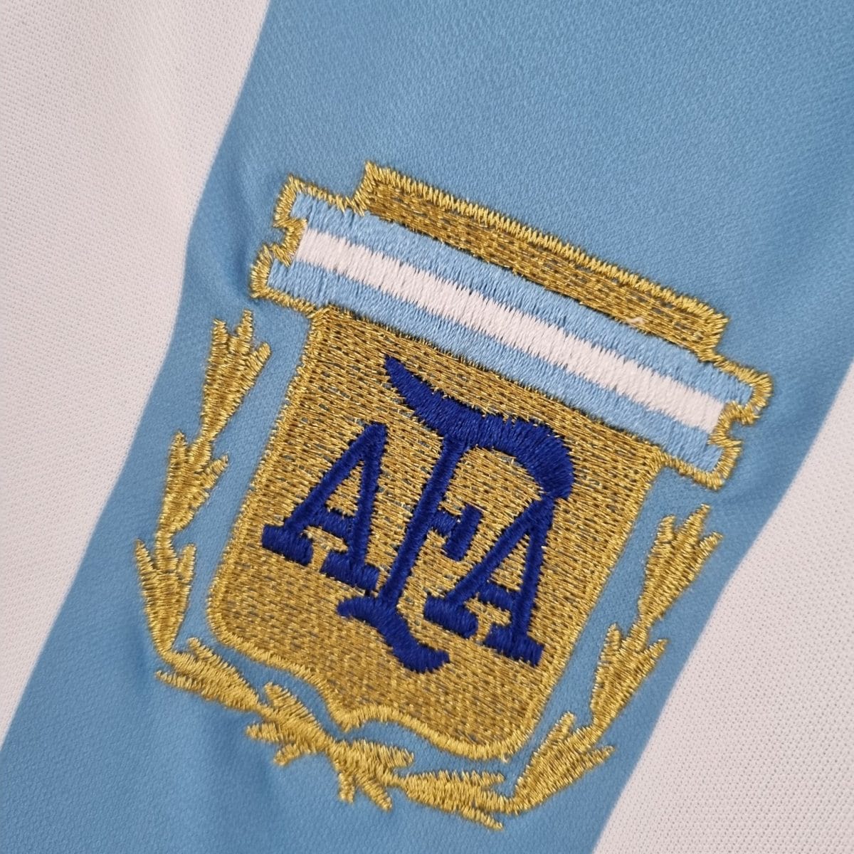 Argentina classic shirt, embroidered crest detail
