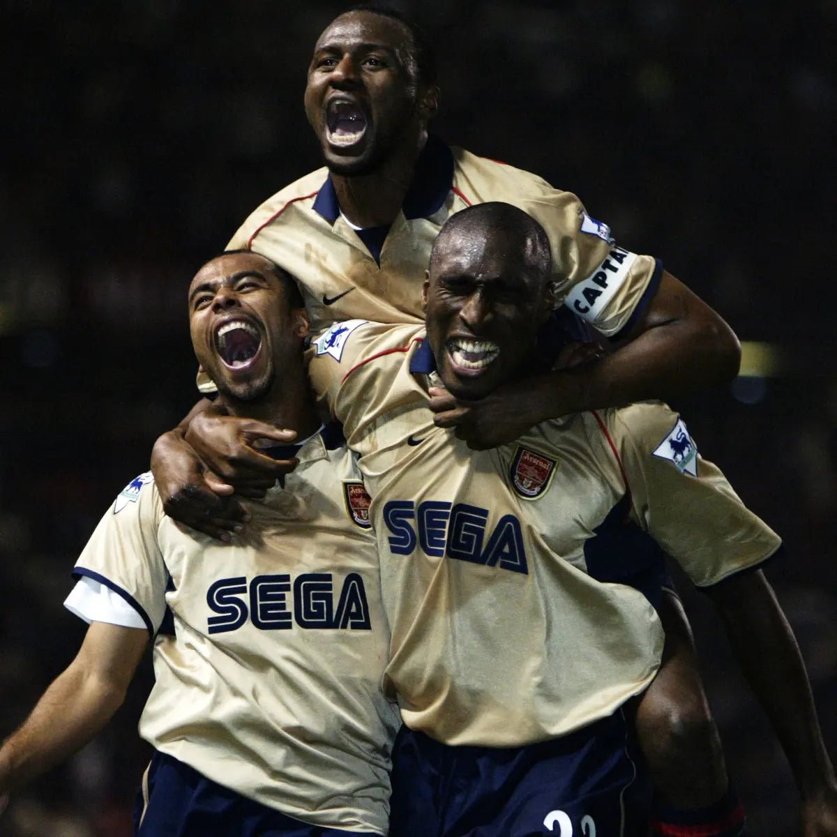 arsenal-away-classic-200102-with-henry-14-303978 | UAE SPORT STORE Arsenal AWAY Classic 2001/02 With Henry 14 - uaessss