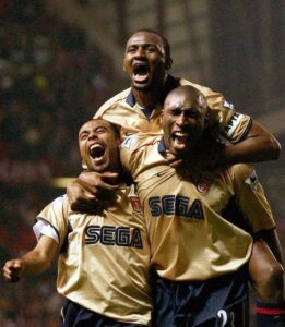 arsenal-away-classic-200102-with-henry-14-624844 | UAE SPORT STORE Arsenal AWAY Classic 2001/02 With Henry 14 - uaessss