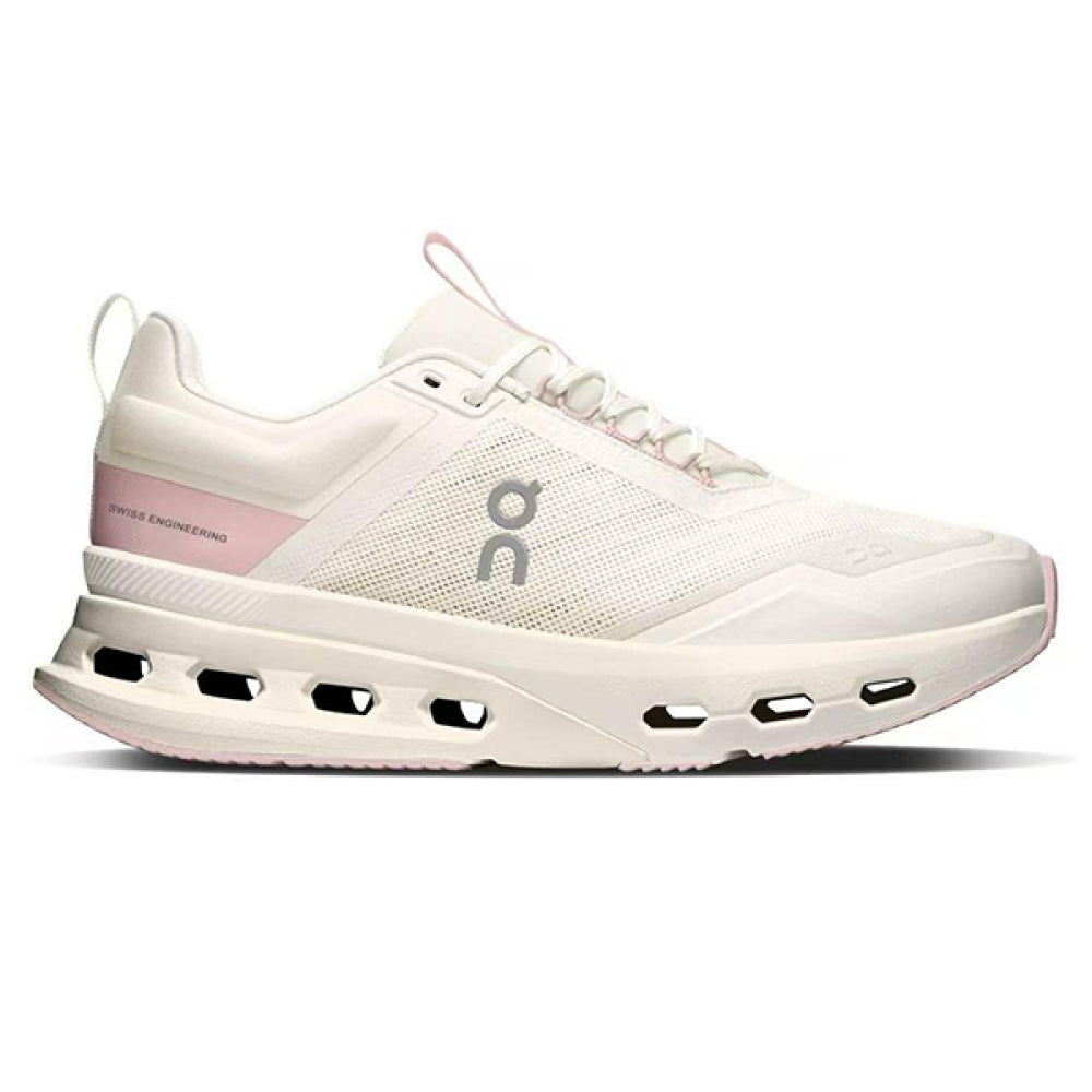 bec10ee1-4b0c-43e7-bf87-10f848bf6cef-1000x1000-urxnkYYnG9qxwrF14KSNNUqlcLQtMF6VzymwRP1n | UAE SPORT STORE White athletic shoe with pink heel panel and perforated side, On logo on the side, product photo