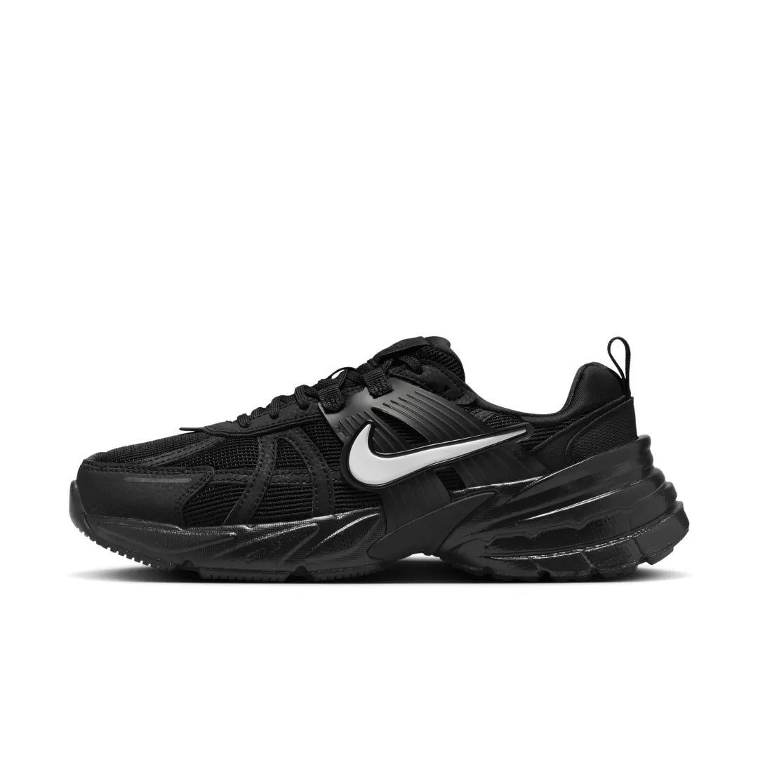 rn-image_picker_lib_temp_10075100-8c50-492a-92fa-cf3a1a2c2906 | UAE SPORT STORE Black Nike running shoe with a chunky sole and white swoosh viewed from the side