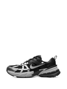 rn-image_picker_lib_temp_10997f62-86d3-4883-86a0-c02928830941 | UAE SPORT STORE Black and gray Nike running shoe shown in side profile on a white background