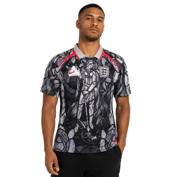 0b7b31fa-f0ce-4898-87df-08c3b58e2d0a | UAE SPORT STORE England X Palace Football Special Edition